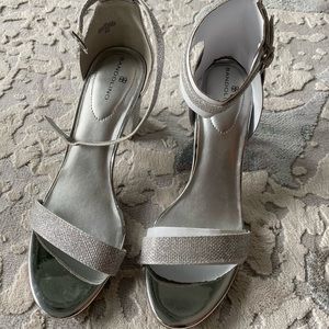 NWT Bandolino heels